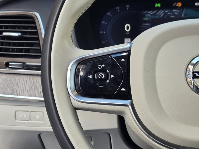 Used 2025 Volvo XC90 T8 Ultra w/ Protection Package Premier image 28