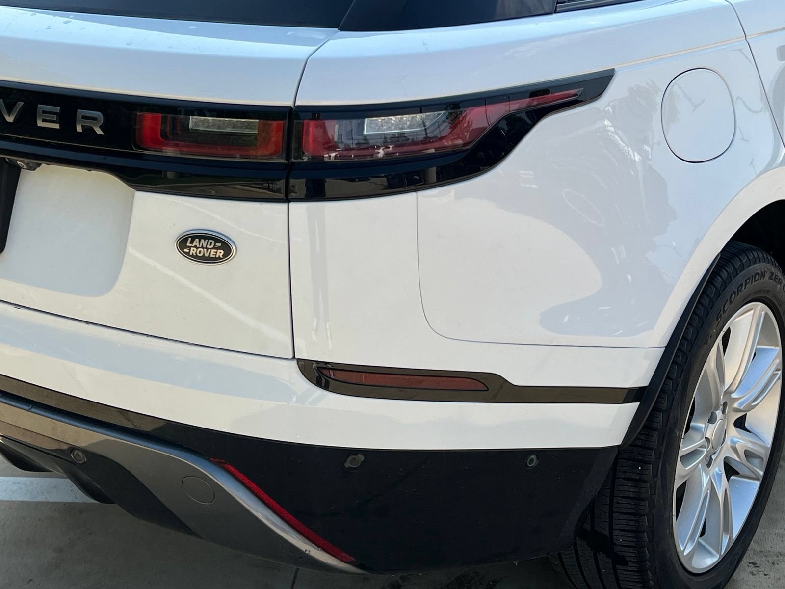 Used 2021 Land Rover Range Rover Velar R-Dynamic S AWD/4WD image 13