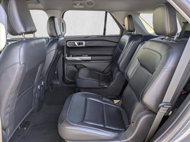Used 2021 Ford Explorer XLT w/ Equipment Group 202A AWD/4WD image 19