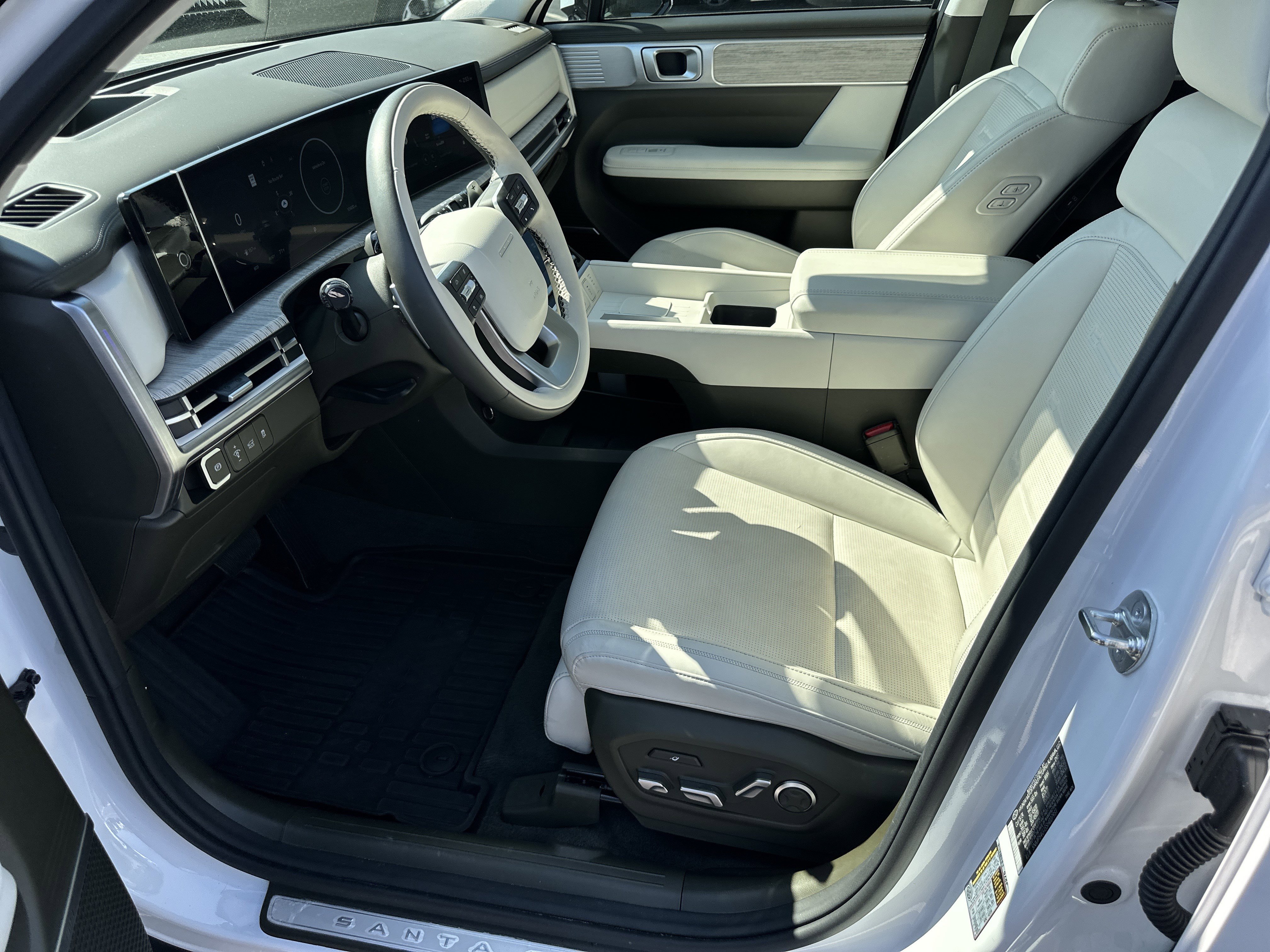 Used 2025 Hyundai Santa Fe Calligraphy image 10