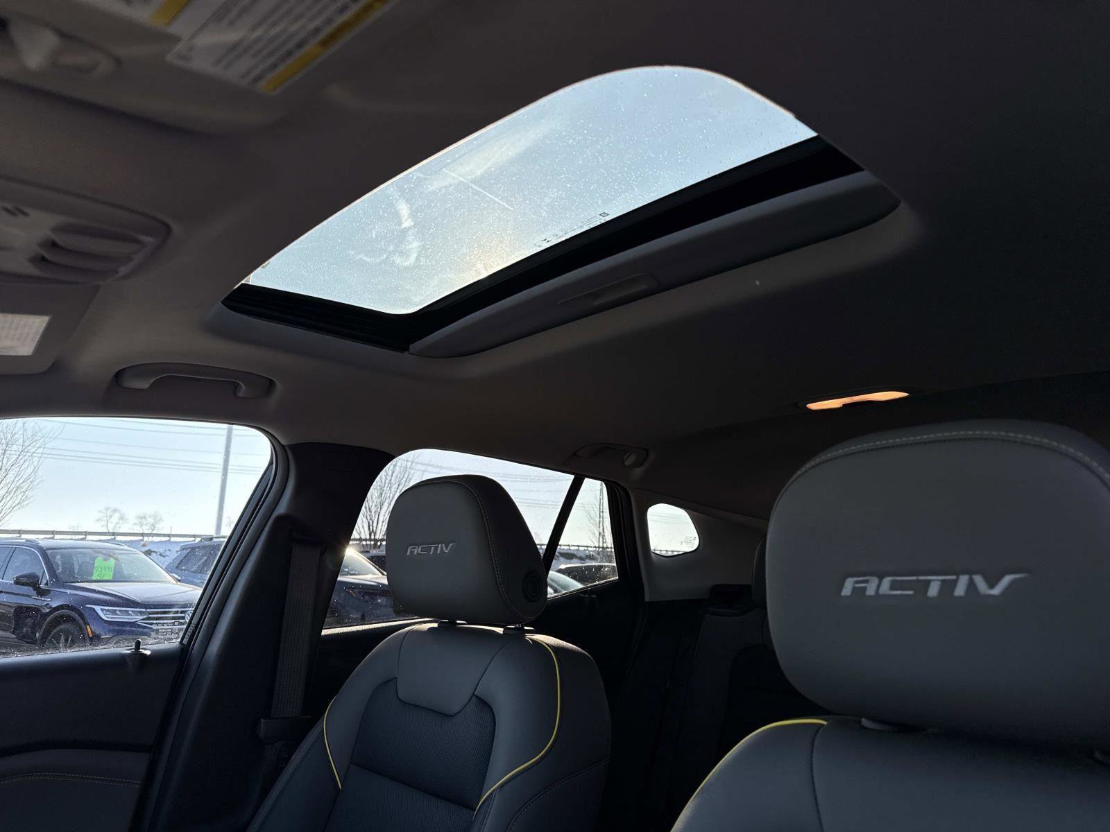 Used 2024 Chevrolet Trax ACTIV w/ Sunroof Package image 3