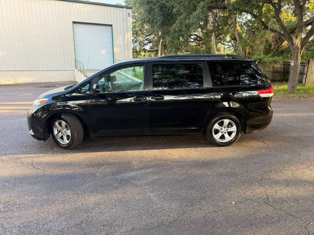 Used 2014 Toyota Sienna LE FWD image 8