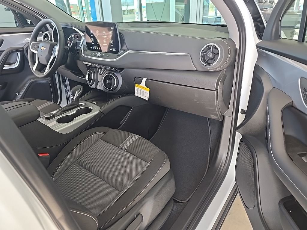 New 2026 Chevrolet Blazer LT w/ Convenience Package image 12