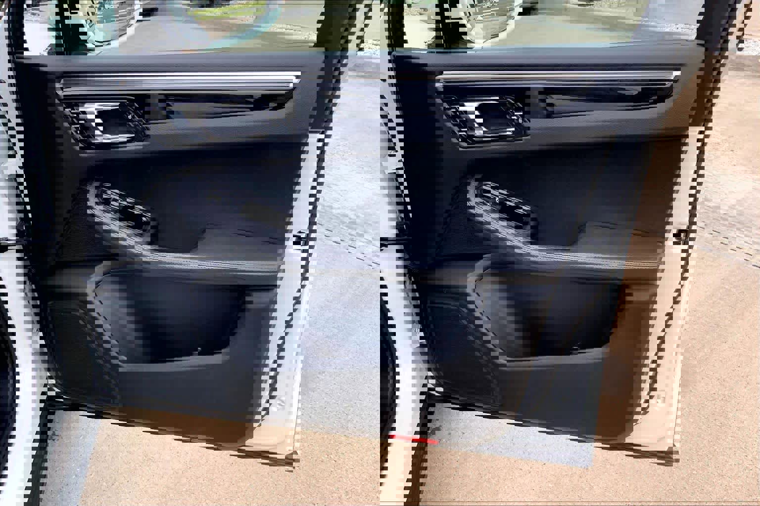 Used 2018 Porsche Macan AWD/4WD image 22