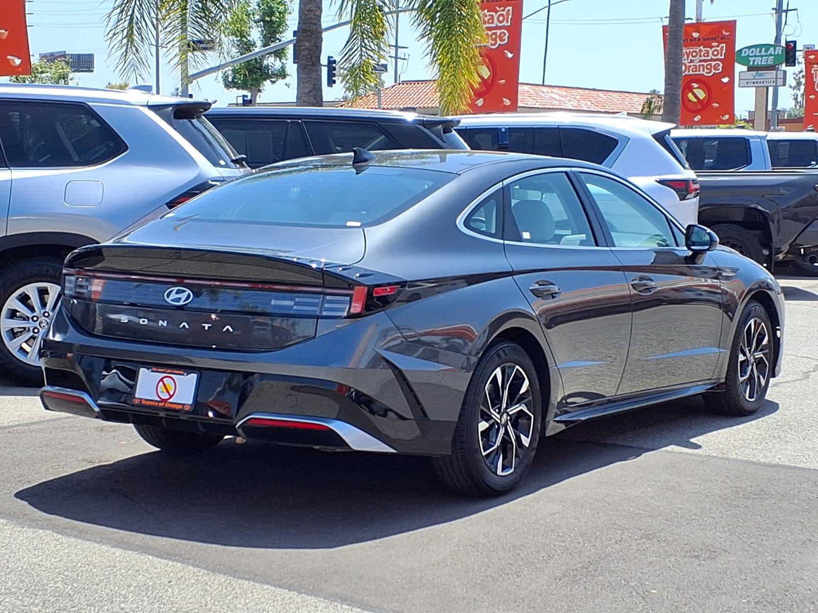 Used 2025 Hyundai Sonata SEL FWD image 4