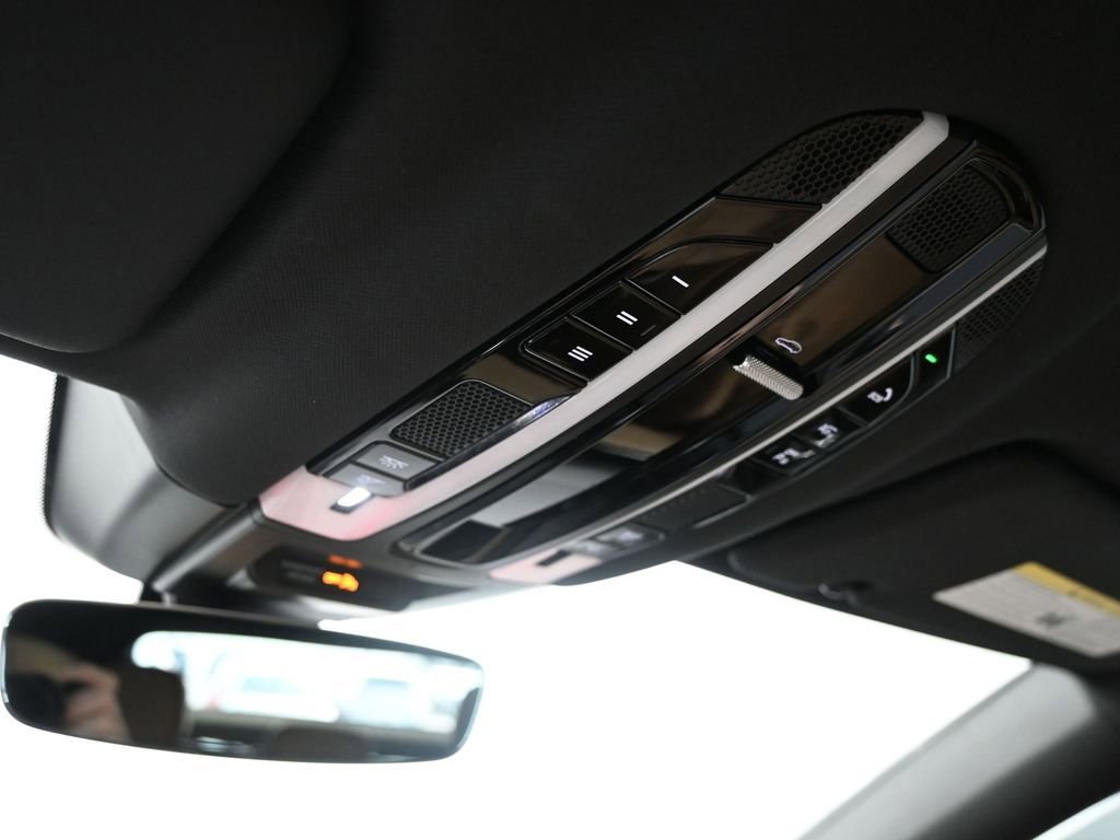 Used 2022 Porsche Cayenne Coupe w/ Premium Package image 19