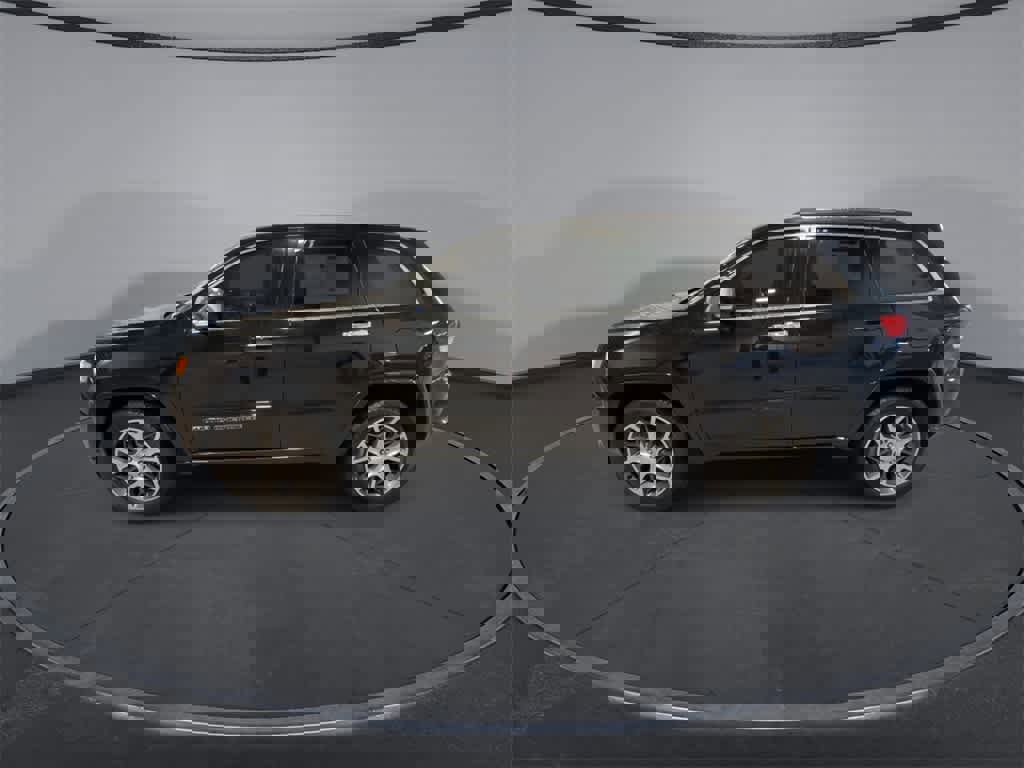 Used 2019 Jeep Grand Cherokee Overland image 5