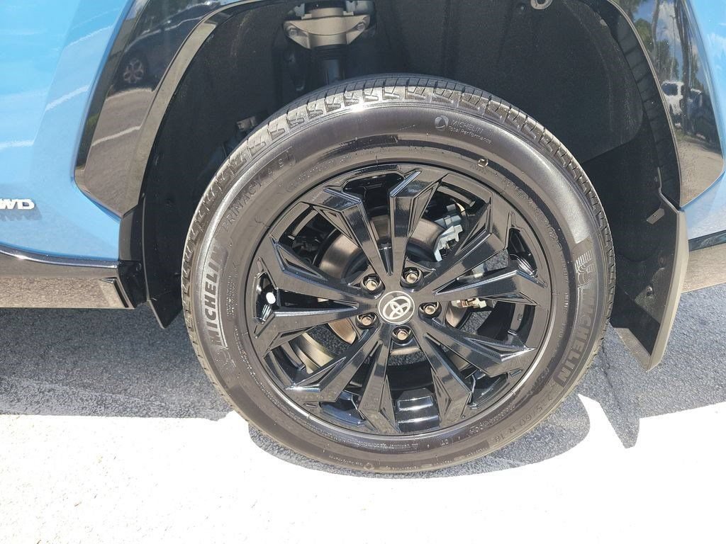 Certified 2025 Toyota RAV4 XSE AWD/4WD image 30