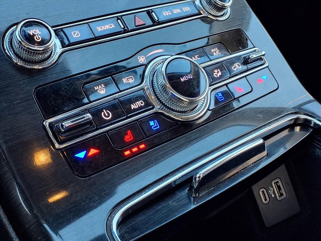 Used 2023 Lincoln Nautilus Reserve image 5