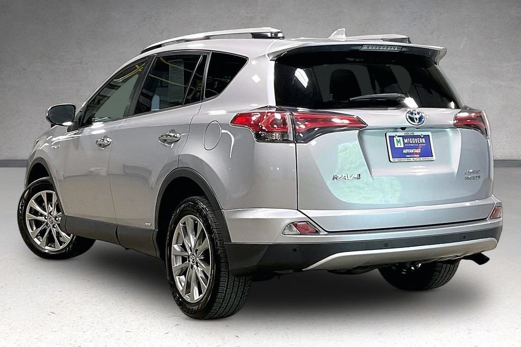 Used 2018 Toyota RAV4 Limited AWD/4WD image 4