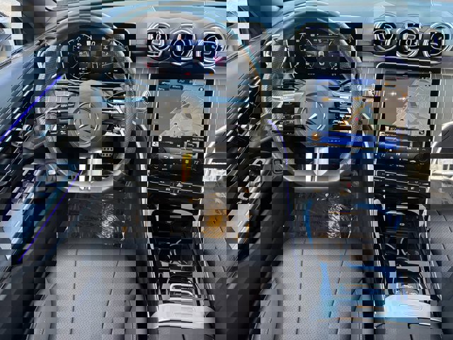 Used 2024 Mercedes-Benz CLE 450 4MATIC Cabriolet image 10