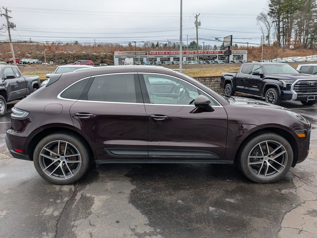 Used 2024 Porsche Macan image 9