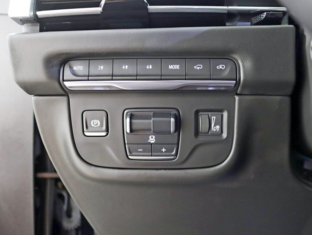 Used 2025 Cadillac Escalade Sport Platinum w/ LPO, ONYX Package AWD/4WD image 16