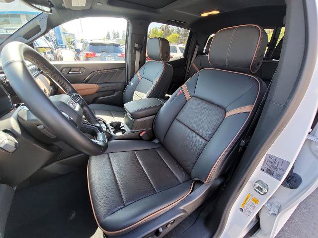 Used 2024 GMC Canyon AT4 w/ AT4 Premium Package AWD/4WD image 19