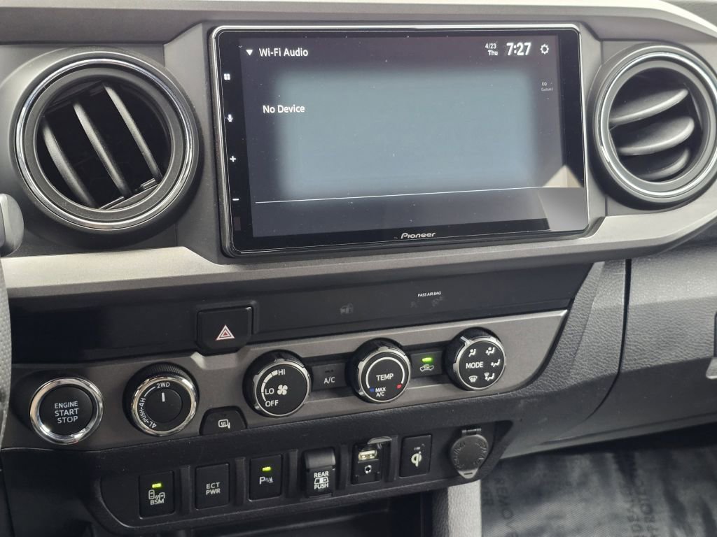 Used 2019 Toyota Tacoma TRD Off-Road w/ Technology Package AWD/4WD image 4