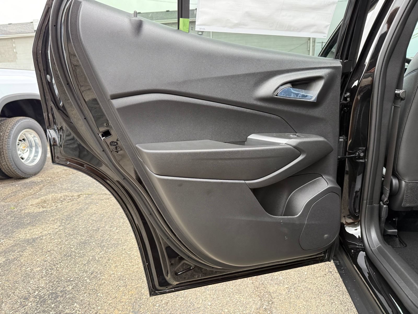 New 2026 Chevrolet Trax LT w/ Midnight Edition FWD image 23