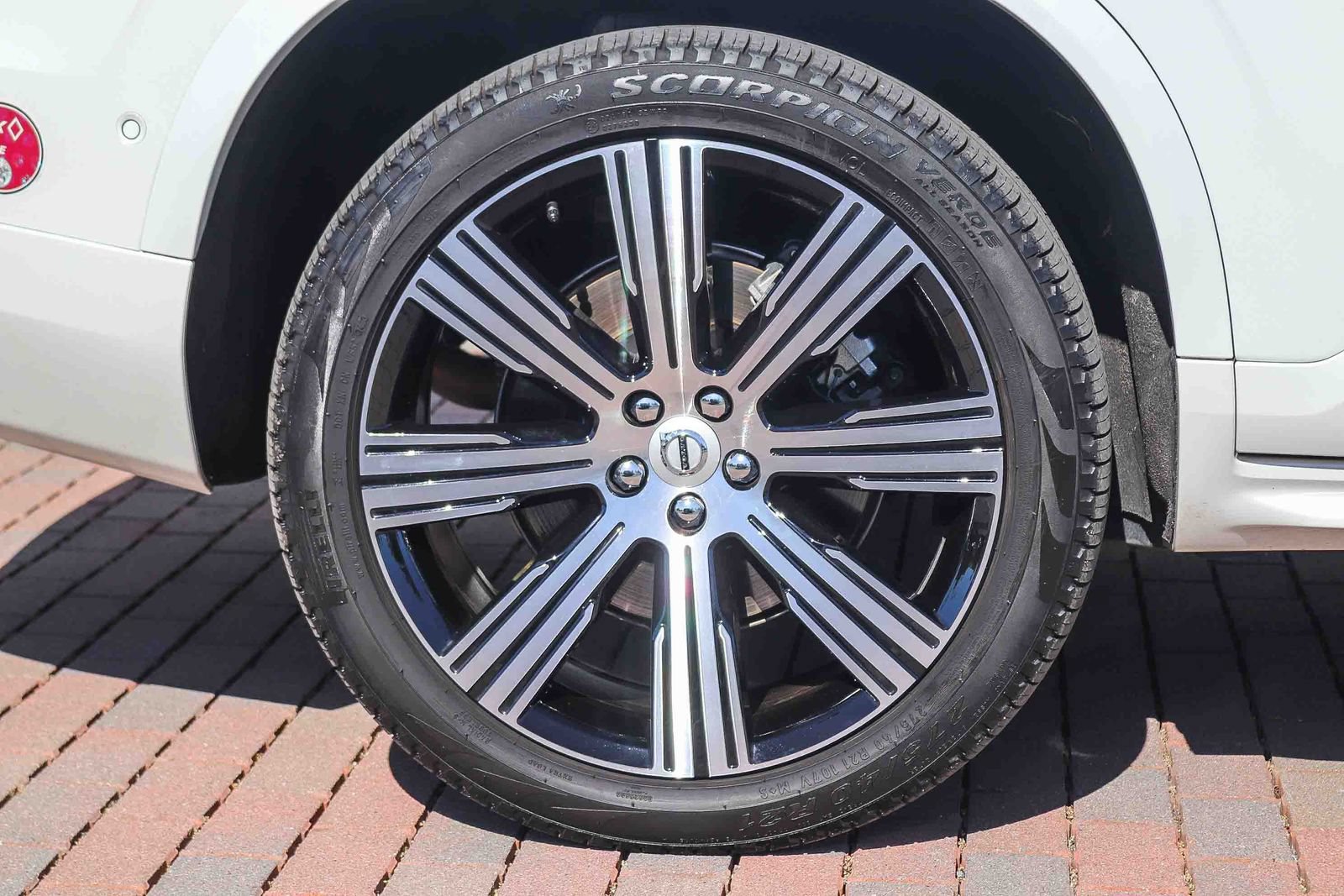 Used 2024 Volvo XC90 T8 Ultimate w/ Protection Package Premier AWD/4WD image 10
