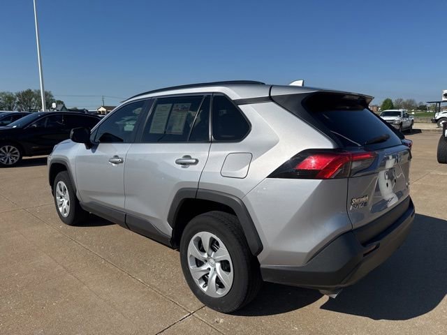 Used 2019 Toyota RAV4 LE image 5