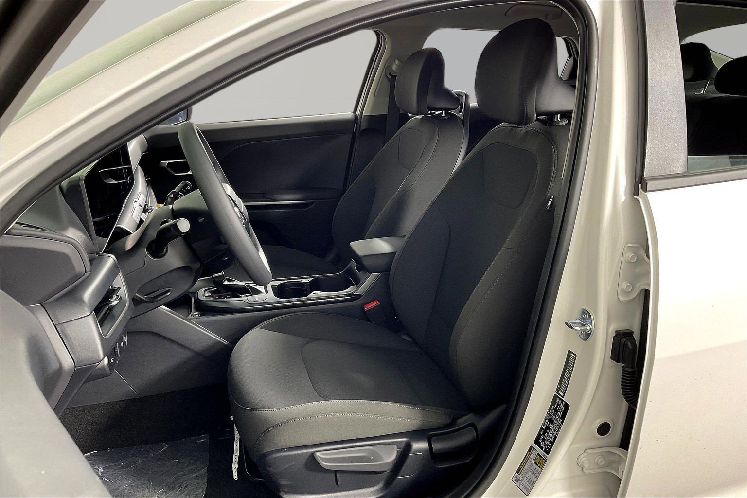 New 2026 Kia K4 LXS image 16