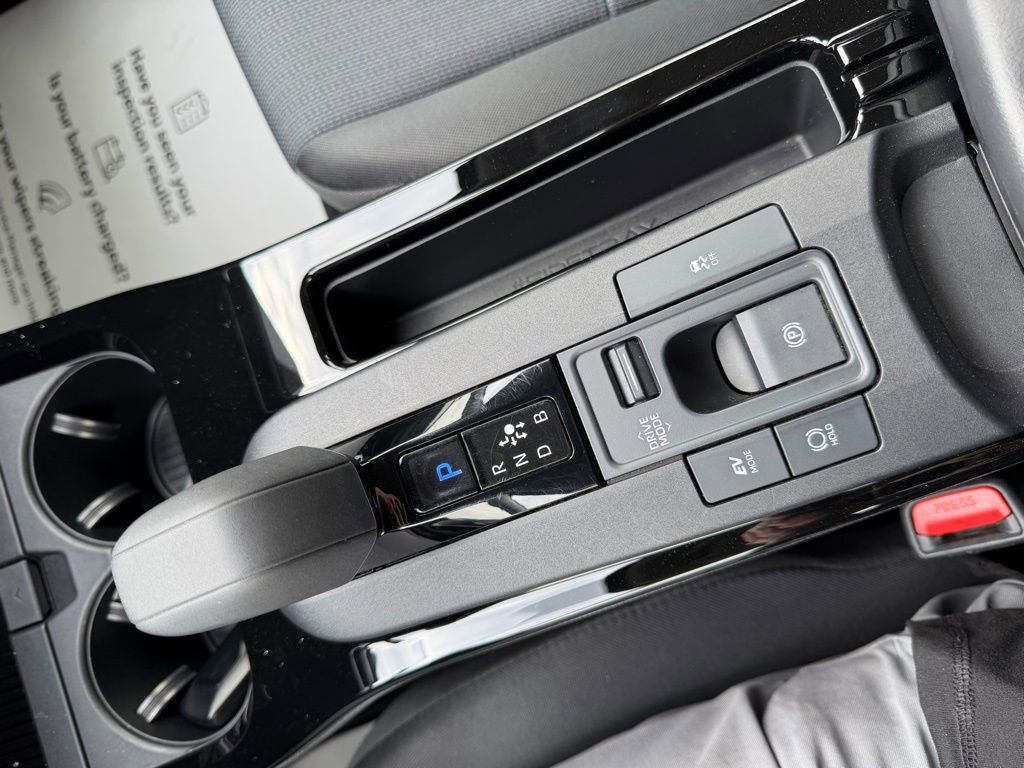 Used 2024 Toyota Prius LE image 19