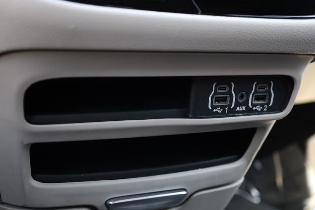 Used 2022 Chrysler Voyager LX image 24