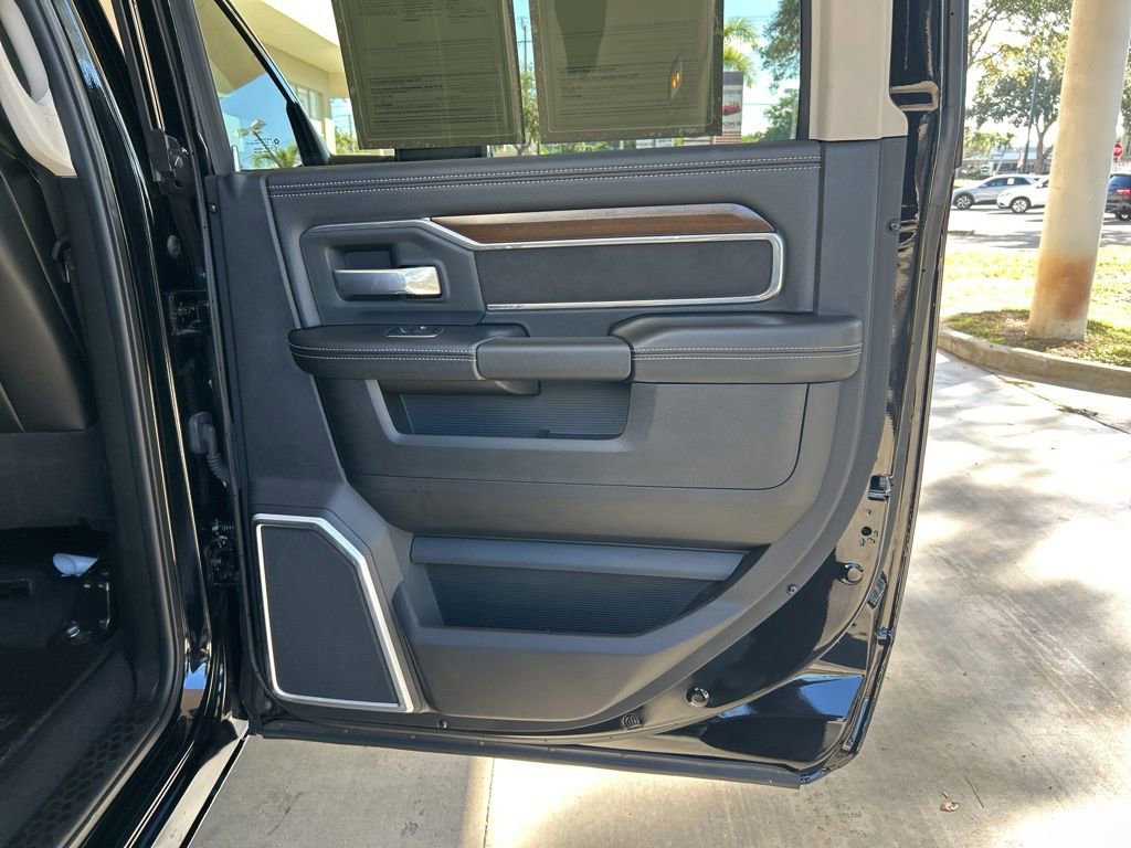 Used 2024 RAM 3500 Laramie image 32