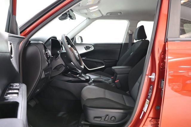 Used 2024 Kia Soul S FWD image 17