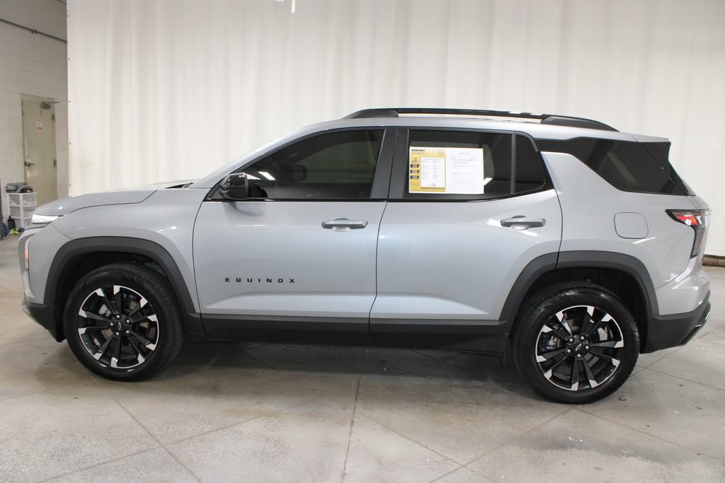Used 2026 Chevrolet Equinox RS FWD image 6