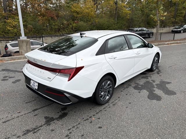 New 2026 Hyundai Elantra Blue image 7
