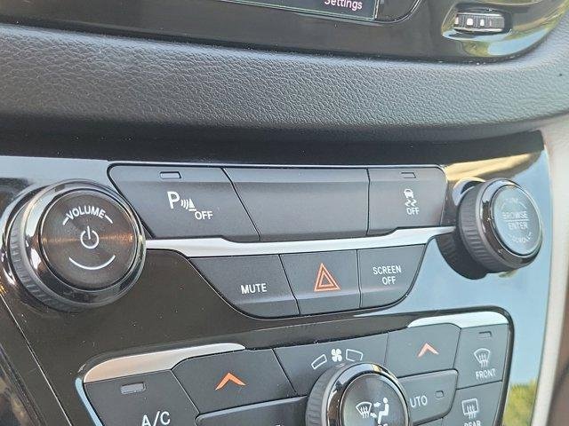 Used 2018 Chrysler Pacifica Touring Plus image 29