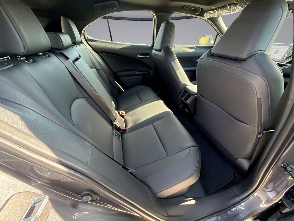 New 2026 Lexus UX 300h FWD image 17