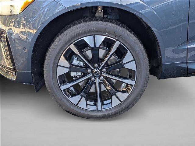 New 2026 Volvo XC60 B5 Plus w/ Climate Package image 11