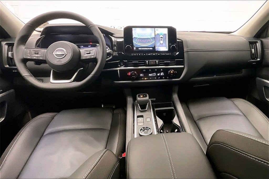 Certified 2025 Nissan Pathfinder SL image 14