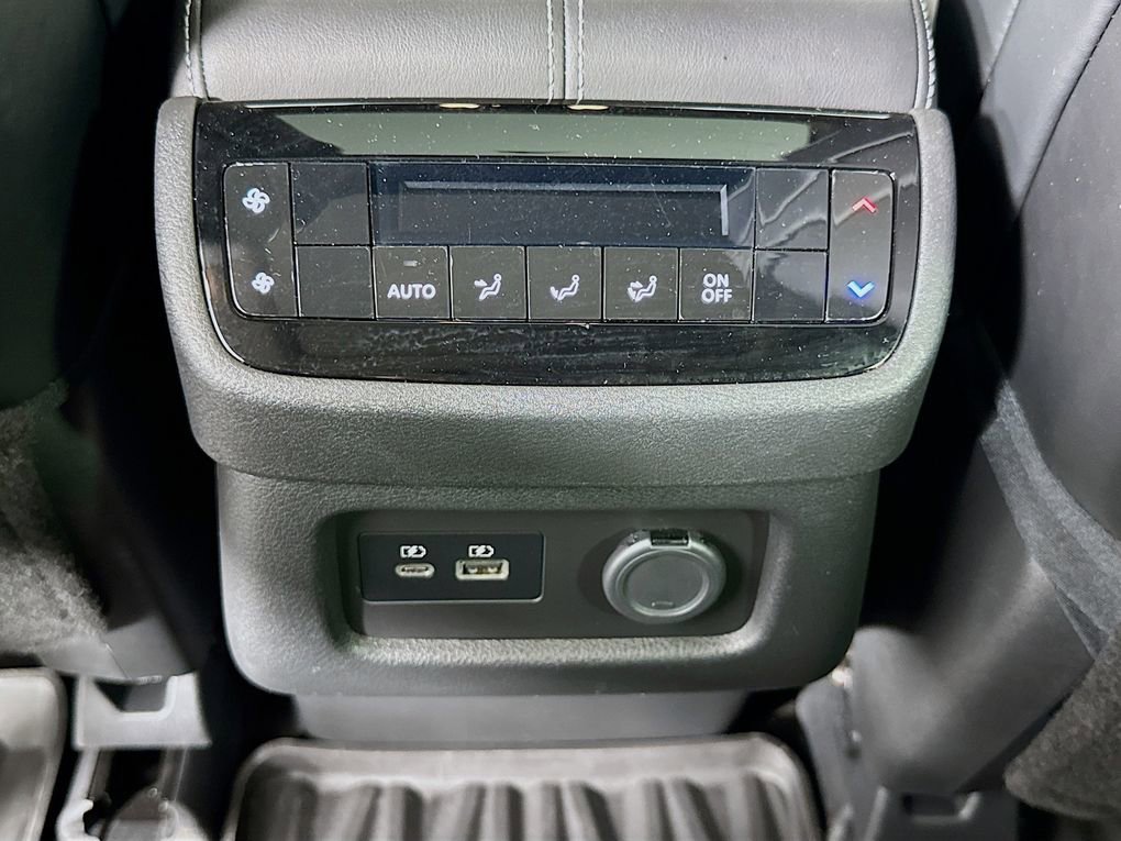 Used 2023 INFINITI QX60 Luxe w/ Performance Audio Package image 32