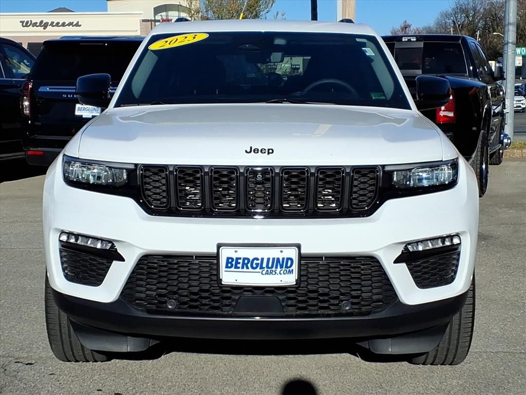 Used 2023 Jeep Grand Cherokee Limited w/ Luxury Tech Group II image 43