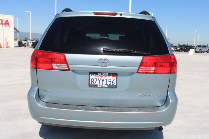 Used 2005 Toyota Sienna LE w/ LE Pkg 4 FWD image 4