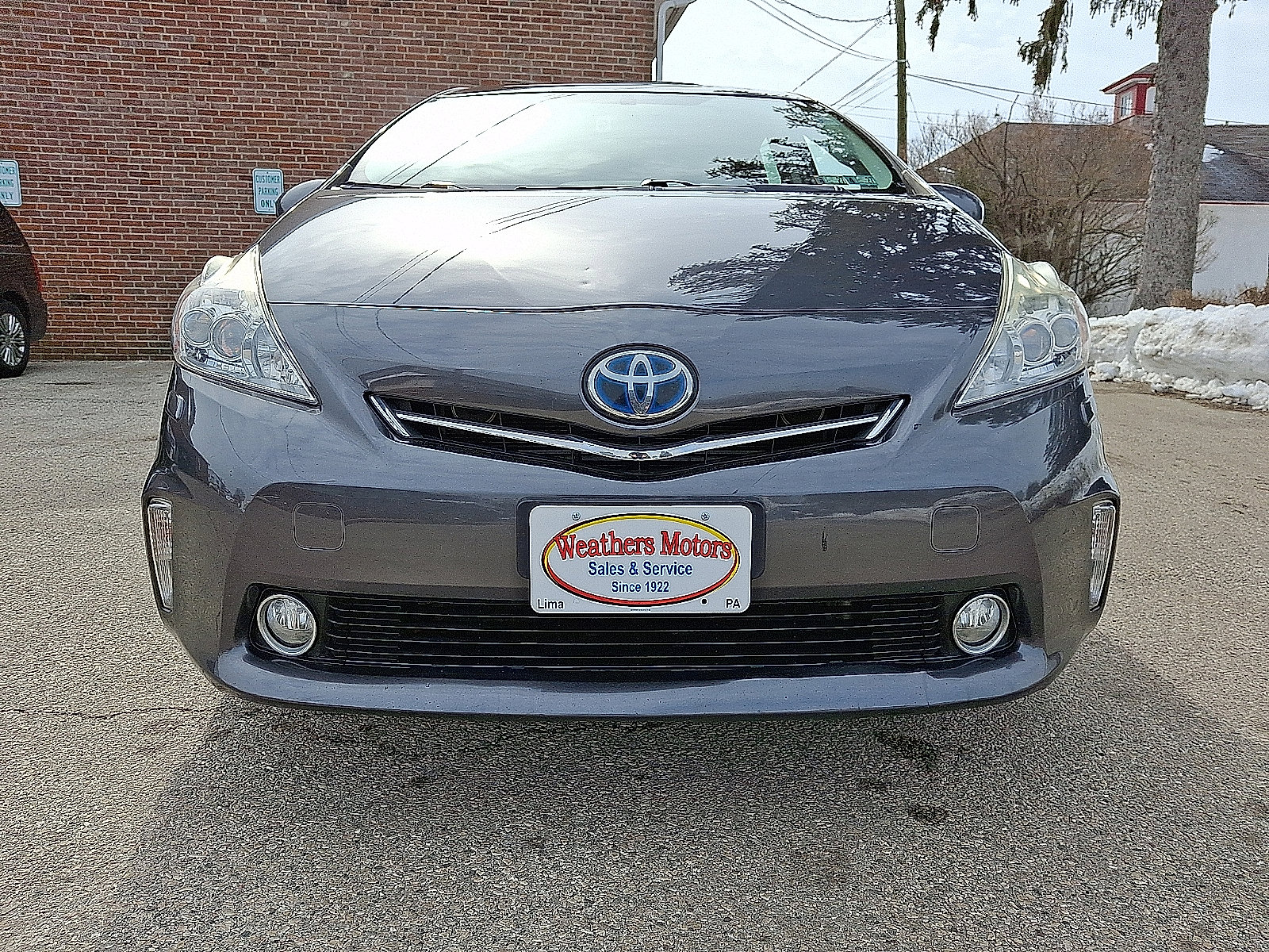 Used 2014 Toyota Prius V Five image 2