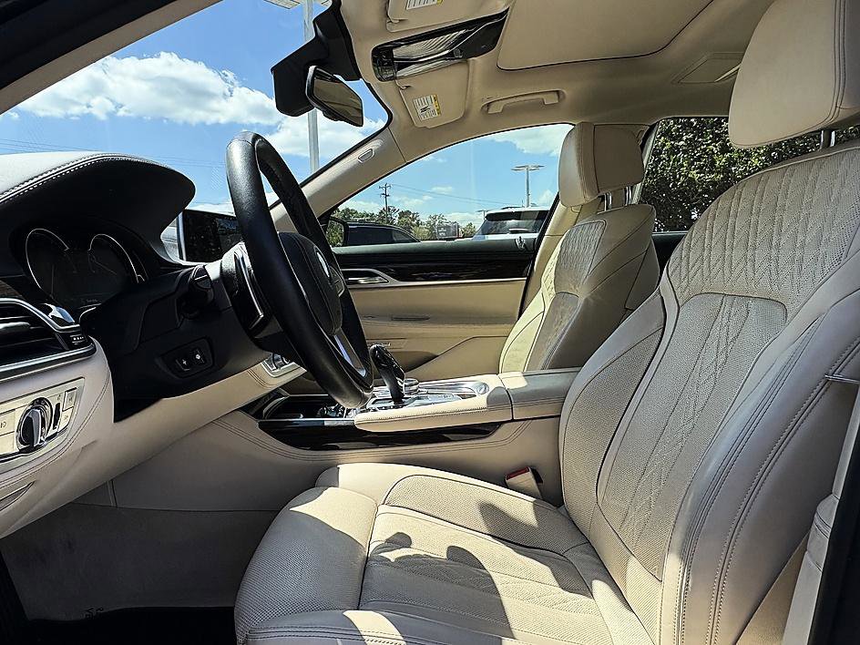 Used 2016 BMW 750i xDrive AWD/4WD image 9