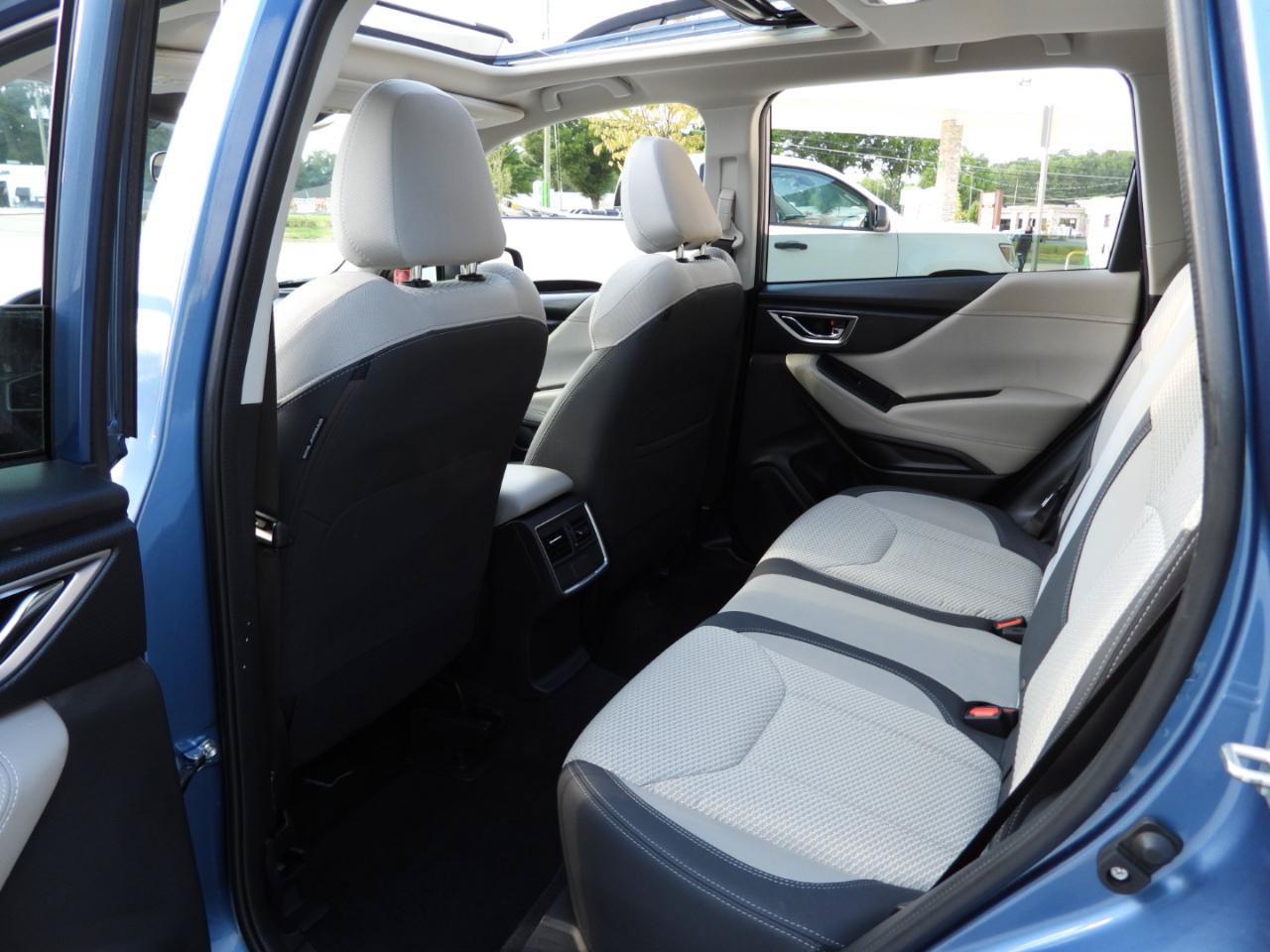 Used 2022 Subaru Forester Premium AWD/4WD image 48