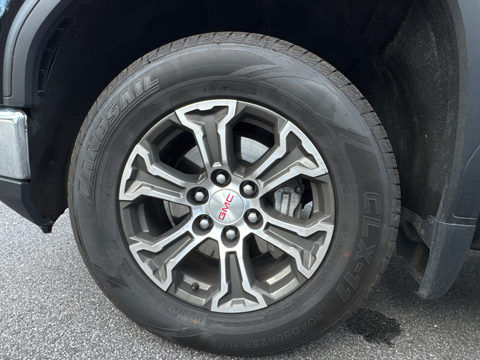 Used 2025 GMC Sierra 1500 SLT AWD/4WD image 13