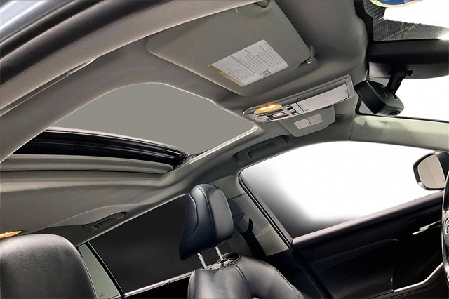 Used 2022 Toyota Highlander XLE image 4