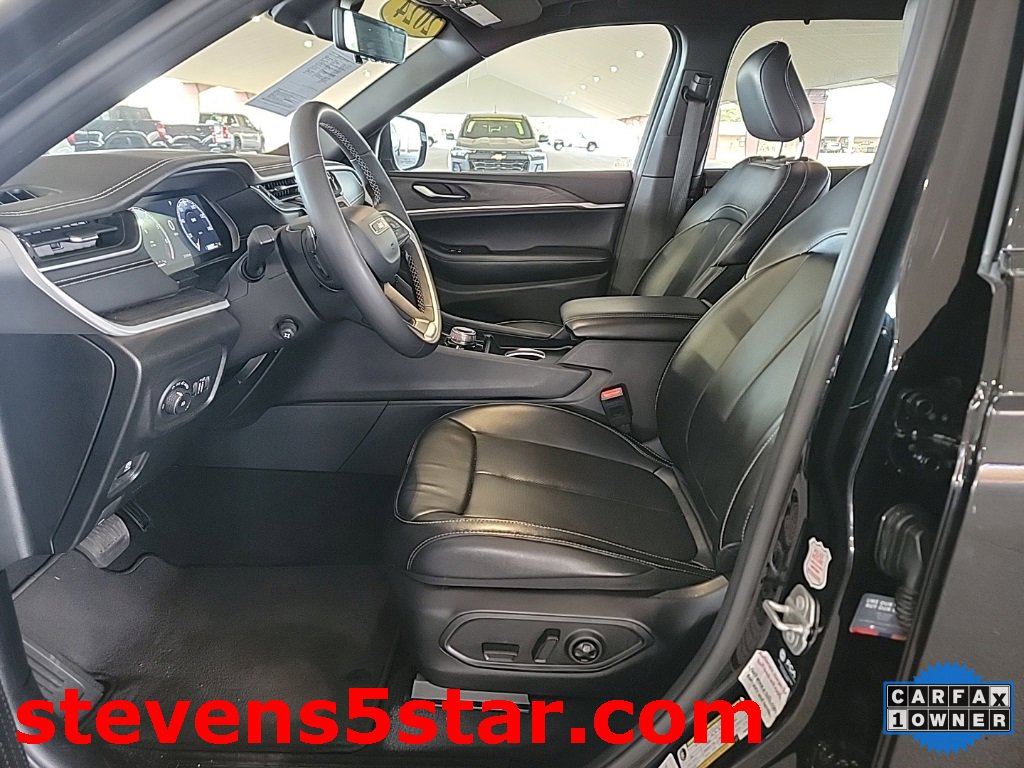 Used 2024 Jeep Grand Cherokee L Limited w/ Luxury Tech Group II image 2