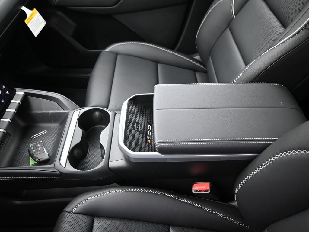 New 2026 GMC Terrain Denali w/ LPO, Black Badging Package image 18