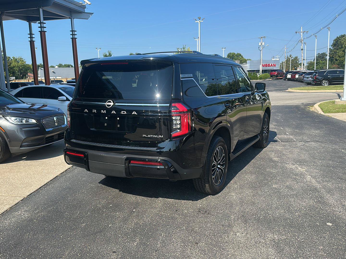Used 2025 Nissan Armada Platinum w/ Convenience Package AWD/4WD image 4