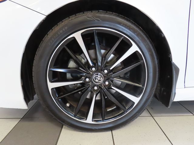 Used 2018 Toyota Camry XSE image 14
