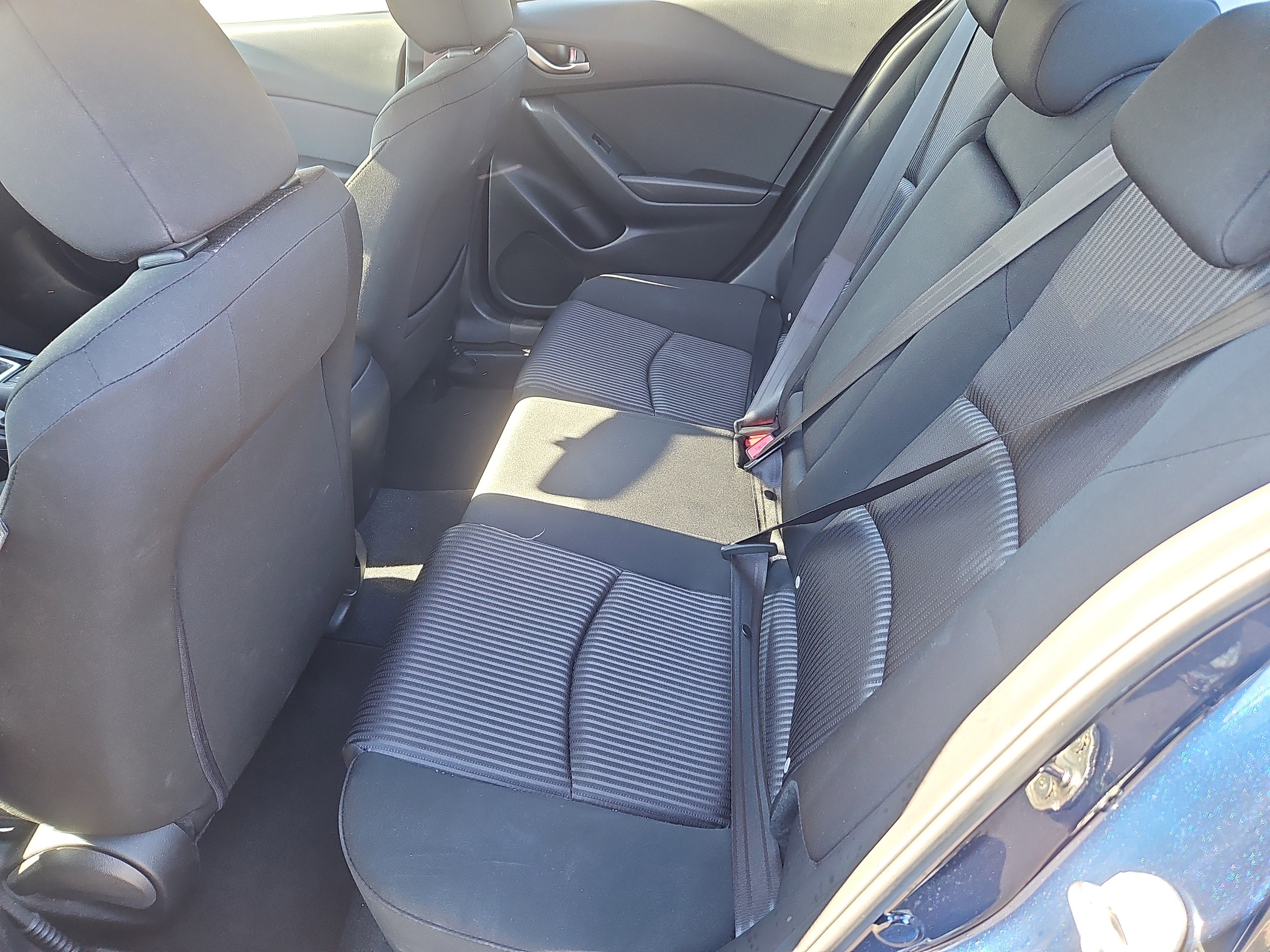 Used 2016 MAZDA MAZDA3 i Sport w/ Preferred Equipment Package image 26