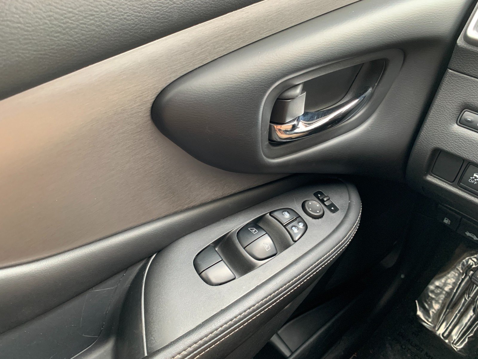 Used 2019 Nissan Murano SV AWD/4WD image 14