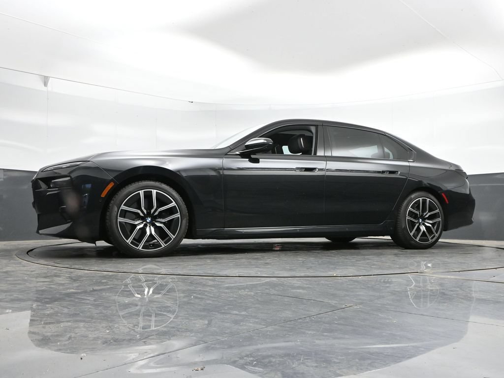 Used 2024 BMW 760i xDrive w/ Executive Package AWD/4WD image 43