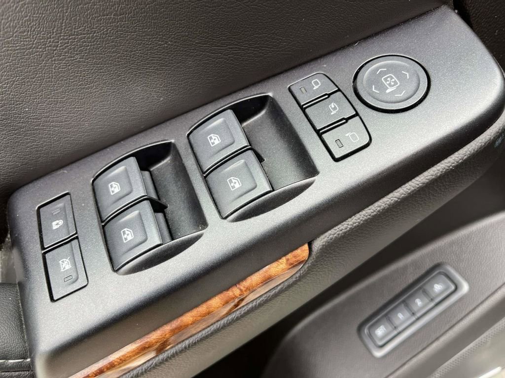 Used 2018 Chevrolet Tahoe Premier image 29