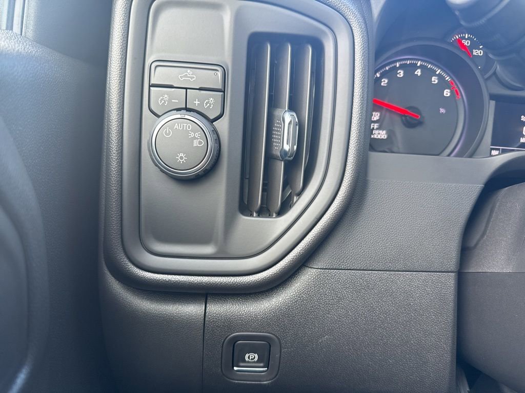 Used 2026 Chevrolet Silverado 1500 Custom image 22